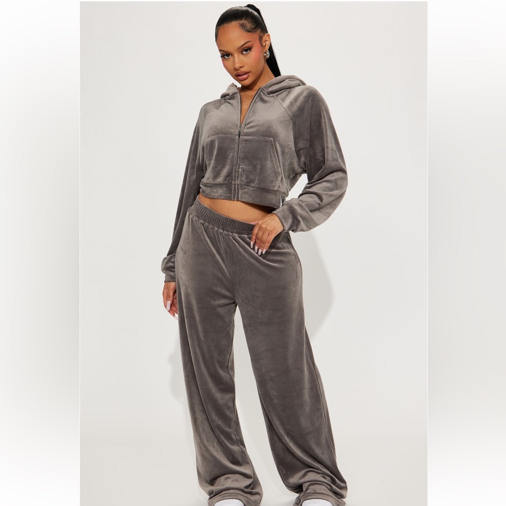 Fashion Nova velour pant set